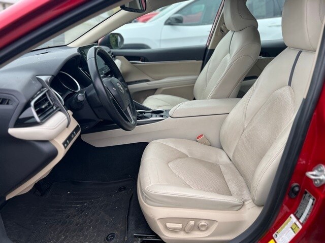 2023 Toyota Camry XLE photo 3