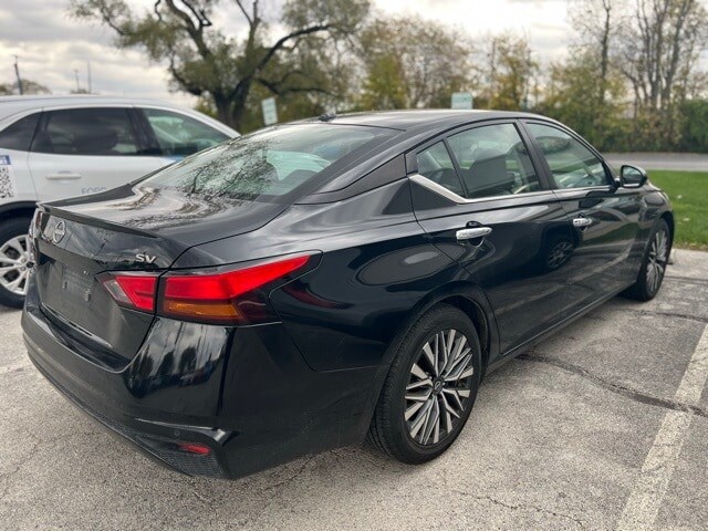 2023 Nissan Altima 2.5 SV photo 2