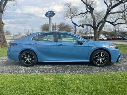 2023 Toyota Camry SE Sedan
