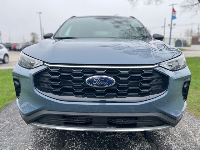 2025 Ford Escape ST-Line photo 3