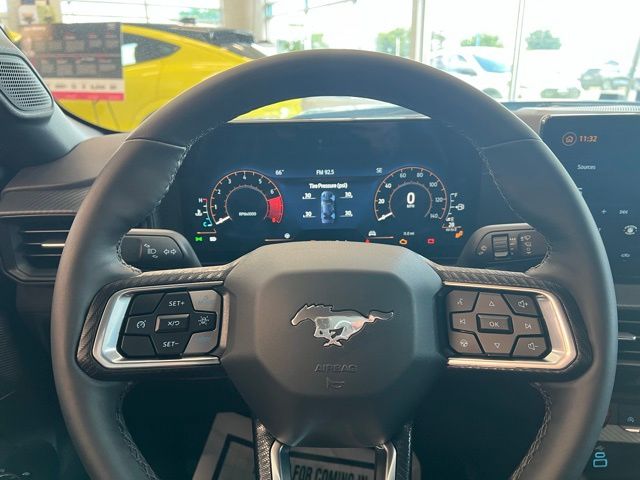 2025 Ford Mustang EcoBoost Fastback - Photo 13