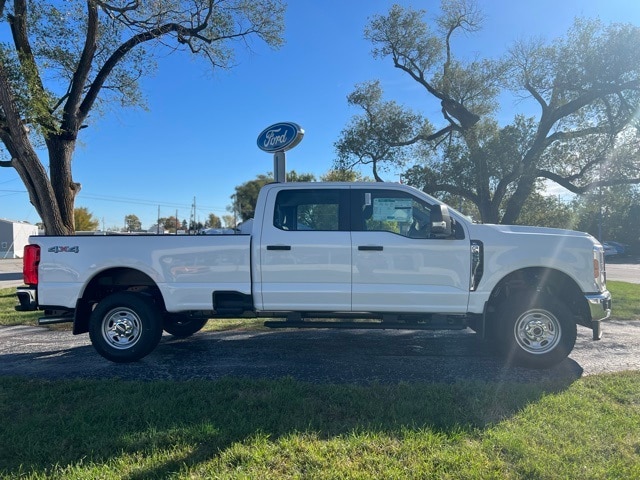 2026 Ford F-350 Super Duty XL's photo
