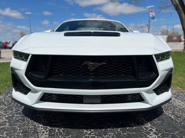 2025 Ford Mustang GT Premium photo 3