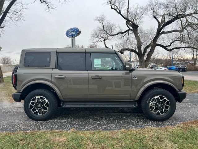 2025 Ford Bronco 4-Door Outer Banks's photo
