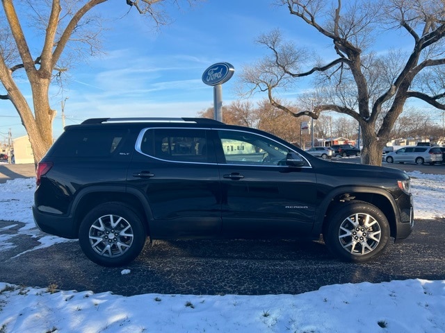2023 GMC Acadia SLT's photo