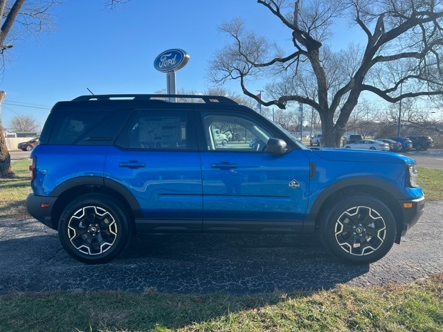2025 Ford Bronco Sport Outer Banks's photo