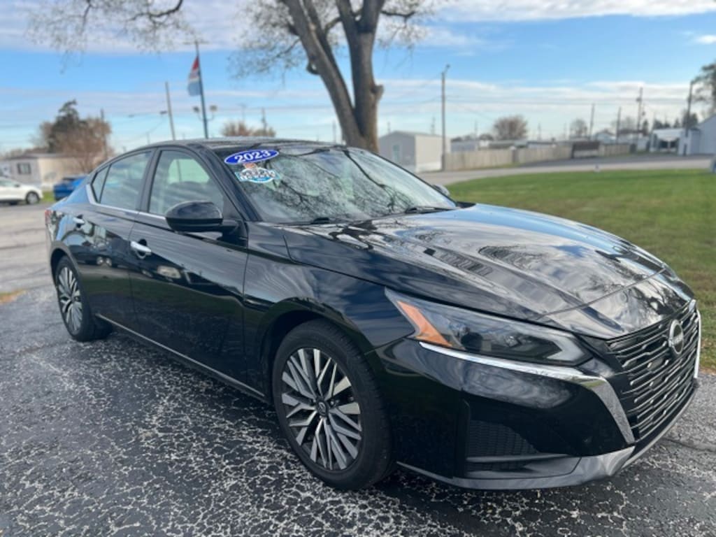 Used 2023 Nissan Altima 2.5 SV Sedan