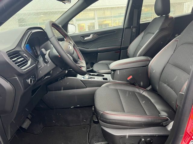 2026 Ford Escape ST-Line - Photo 10