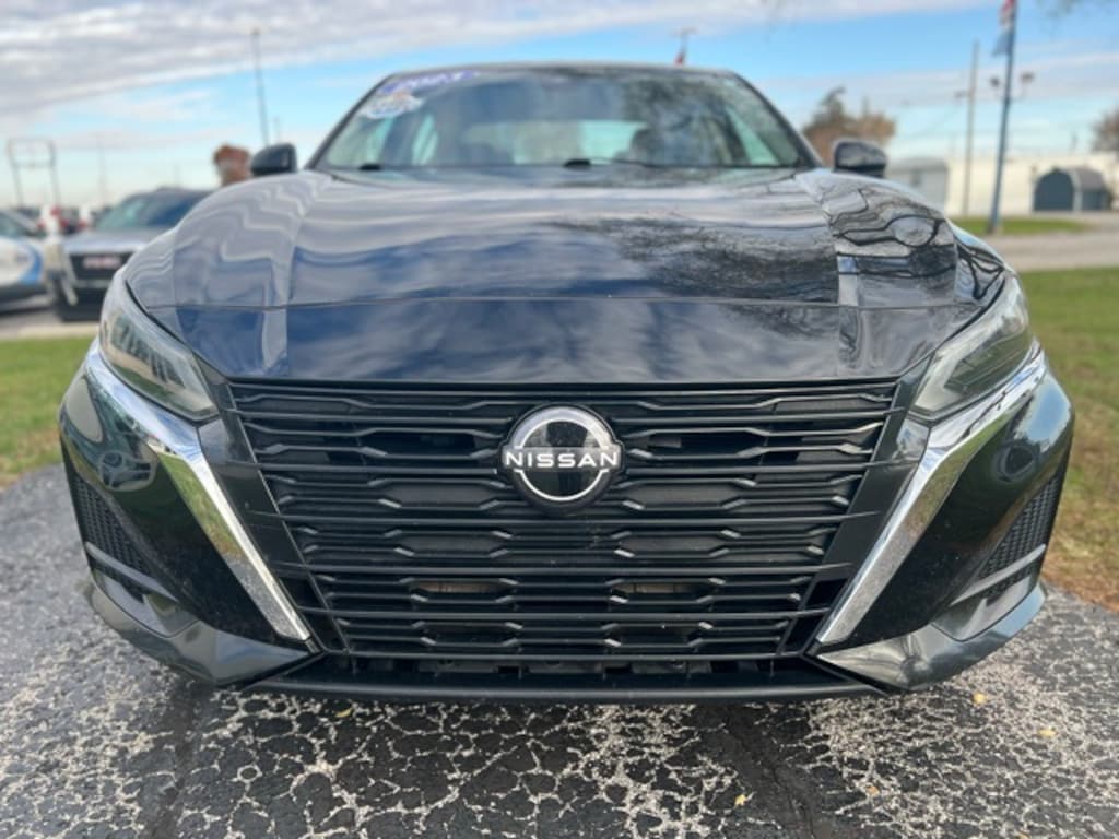 Used 2023 Nissan Altima 2.5 SV Sedan