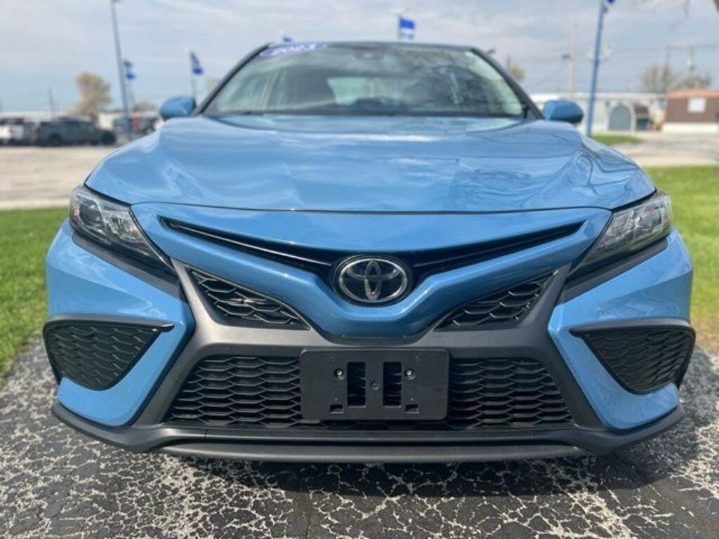 Used 2023 Toyota Camry SE Sedan