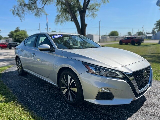2022 Nissan Altima 2.5 SV photo 2