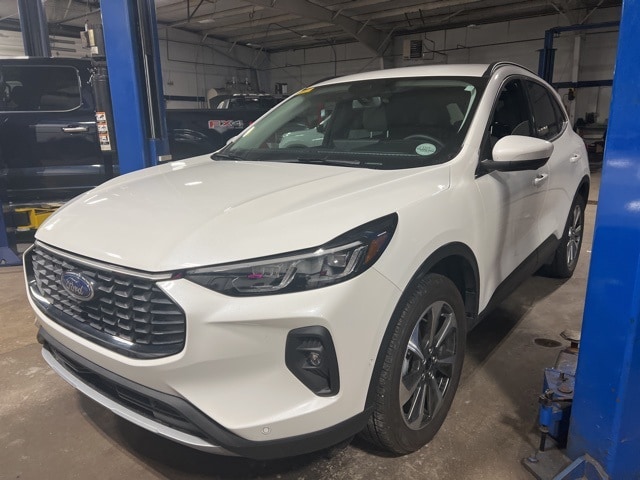 2024 Ford Escape Platinum's photo