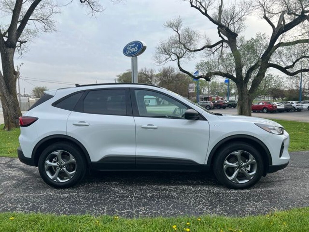 Used 2025 Ford Escape Hybrid ST-Line SUV