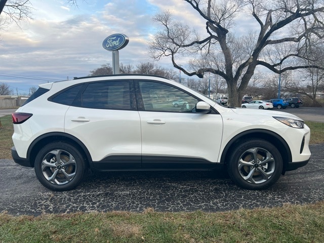 2026 Ford Escape ST-Line Select's photo