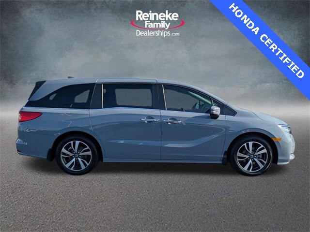 2024 Honda Odyssey Touring photo 4