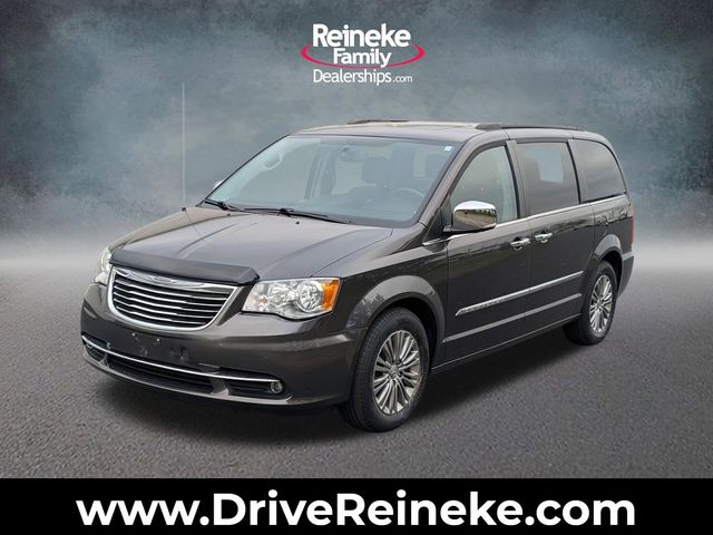 2016 Chrysler Town & Country Anniversary Edition