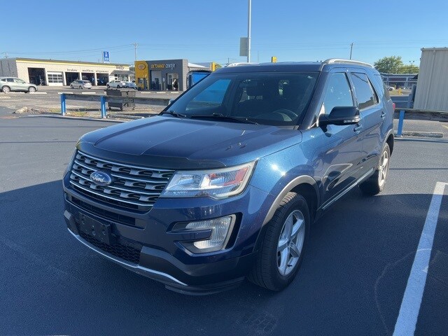 2017 Ford Explorer XLT photo 3