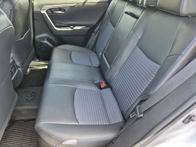 2022 Toyota RAV4 XSE - Photo 18