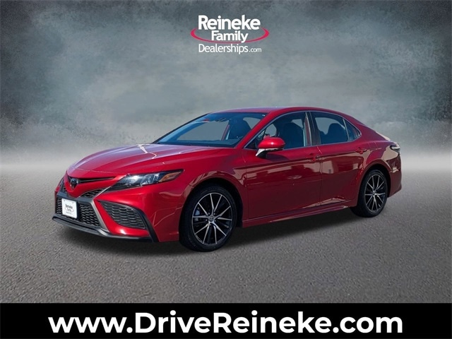 2024 Toyota Camry SE's photo