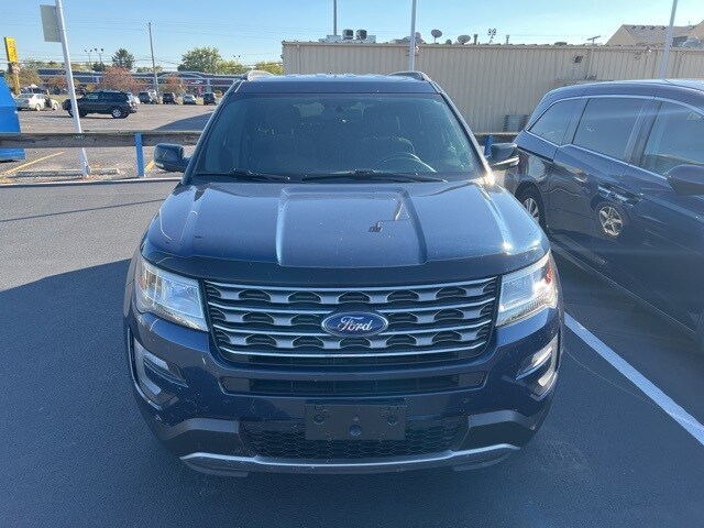 2017 Ford Explorer XLT photo 2