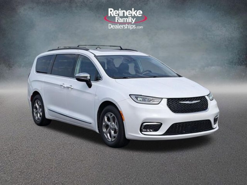 Used 2023 Chrysler Pacifica Limited Minivan/Van