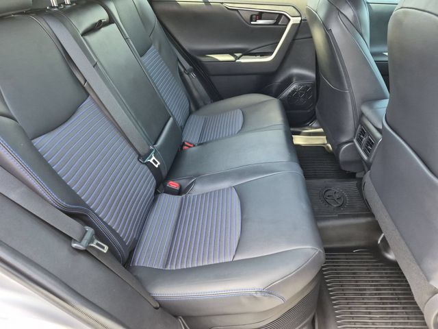 2022 Toyota RAV4 XSE - Photo 19