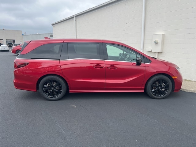 2023 Honda Odyssey Sport photo 3
