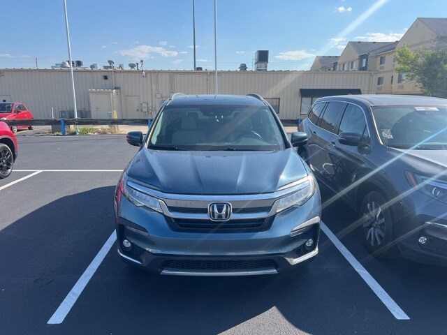 2020 Honda Pilot Touring photo 2