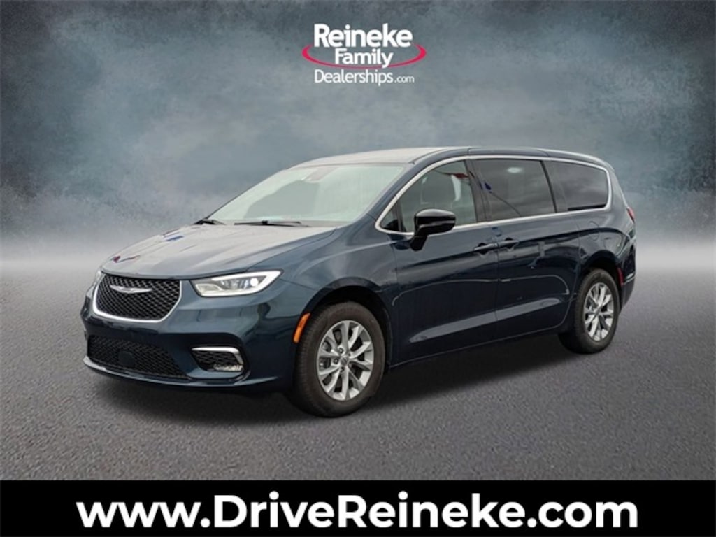 Used 2025 Chrysler Pacifica Select Van Passenger Van