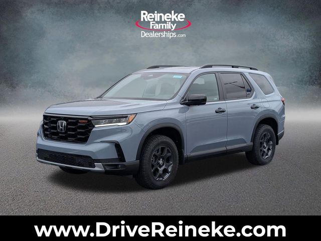 2025 Honda Pilot TrailSport AWD's photo