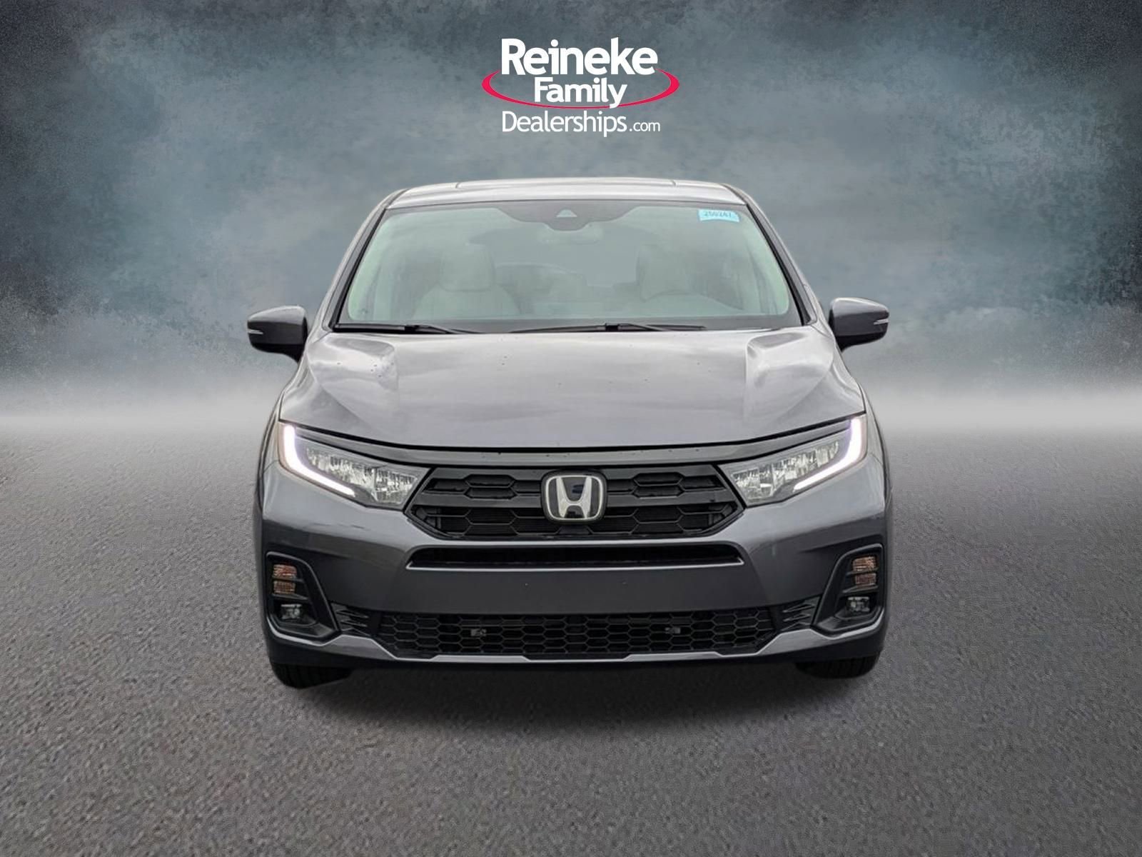 2026 Honda Odyssey Touring photo 2