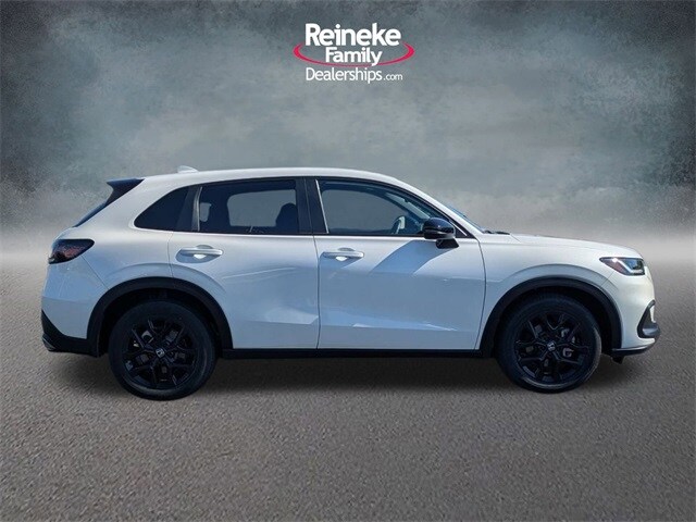 2025 Honda HR-V Sport photo 4