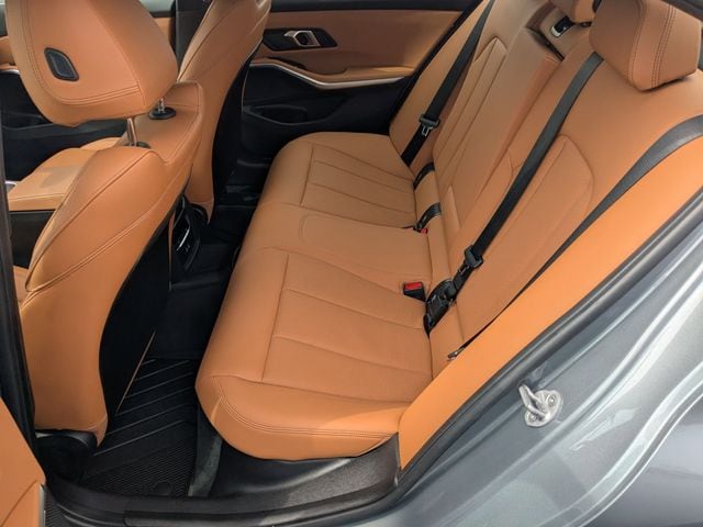 2025 BMW 3 Series 330i - Photo 20