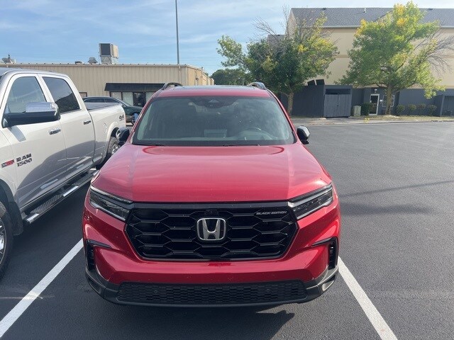 2025 Honda Pilot Black Edition photo 2