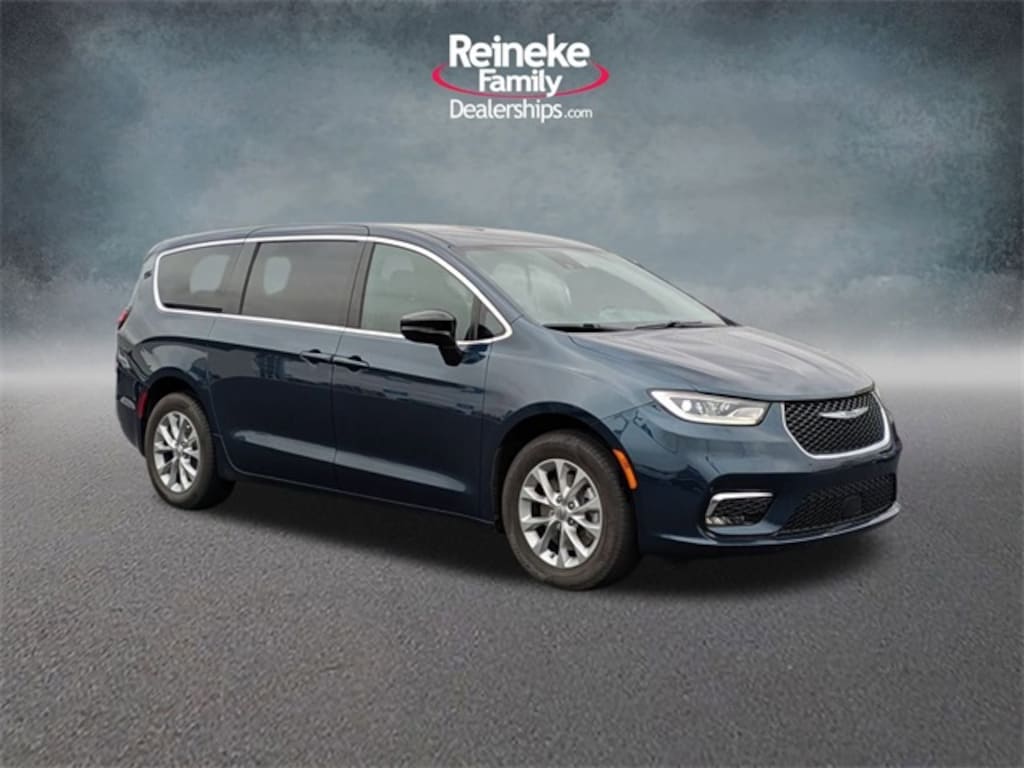 Used 2025 Chrysler Pacifica Select Van Passenger Van