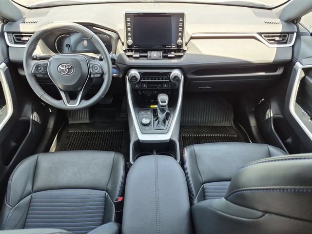 2022 Toyota RAV4 XSE - Photo 13