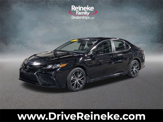 2024 Toyota Camry SE's photo