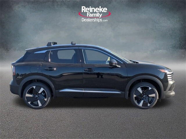 2026 Nissan Kicks SR photo 4