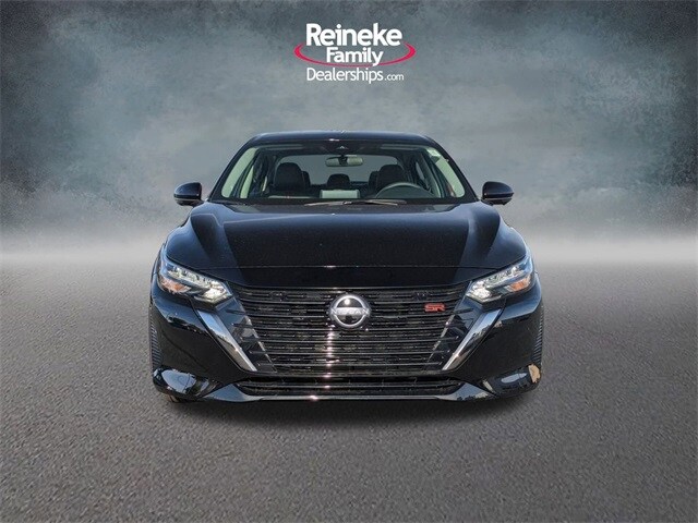 2025 Nissan Sentra SR photo 2