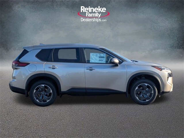 2026 Nissan Rogue SV photo 4