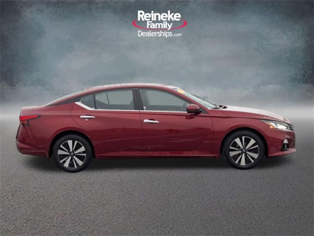 Used 2020 Nissan Altima 2.5 SV Sedan