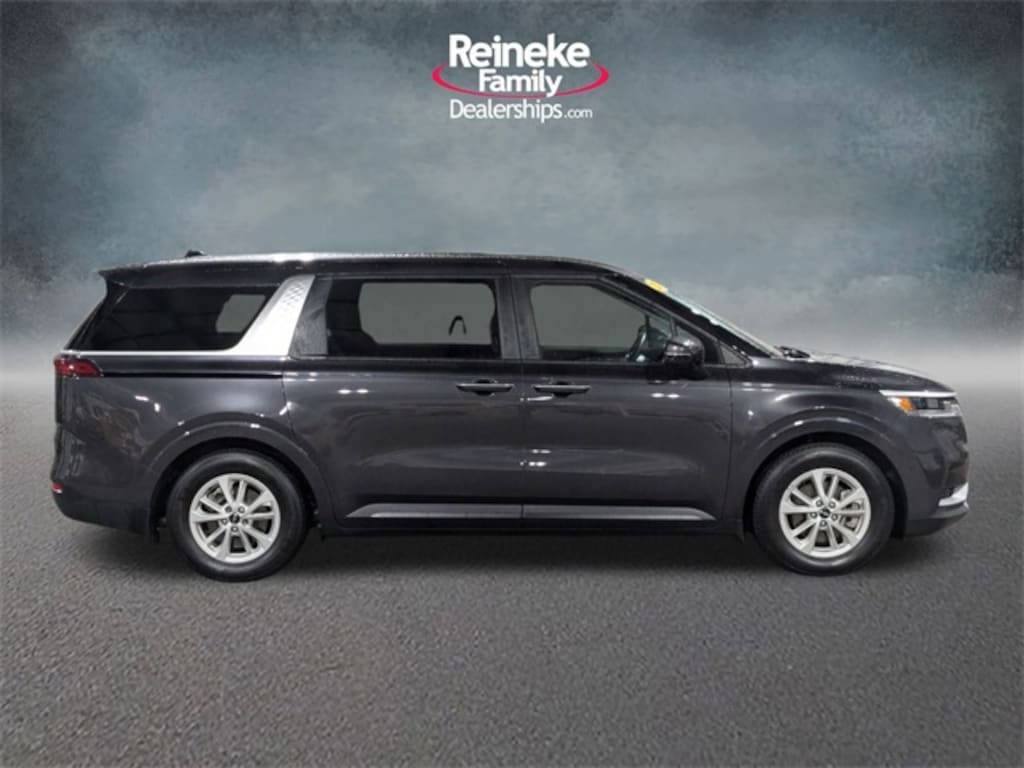 Used 2024 Kia Carnival LX Minivan/Van