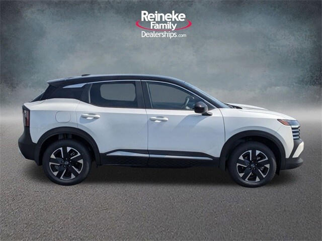 2025 Nissan Kicks SV photo 4