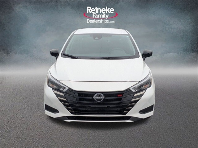 2025 Nissan Versa 1.6 SR photo 2