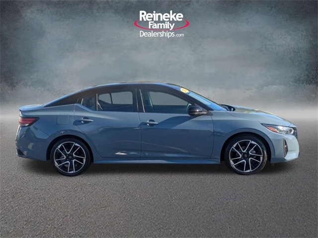 2024 Nissan Sentra SR photo 4