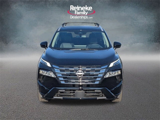 2026 Nissan Rogue Platinum photo 2