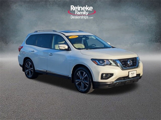 2018 Nissan Pathfinder Platinum photo 3