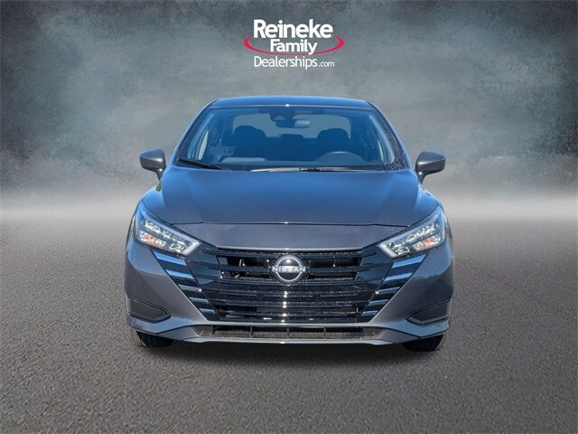 2025 Nissan Versa 1.6 SV photo 2