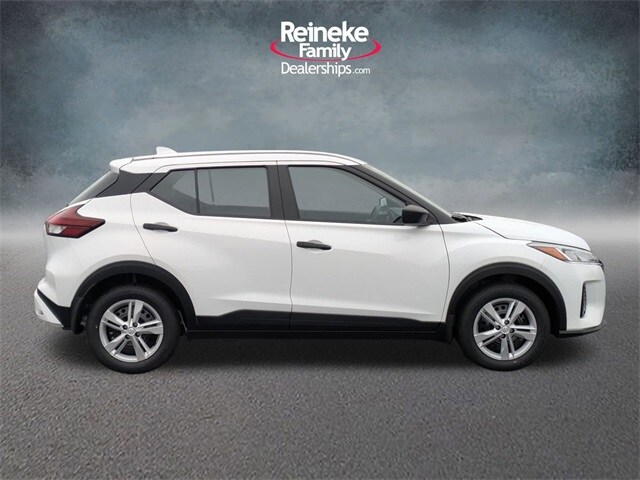 2025 Nissan Kicks Play S photo 4
