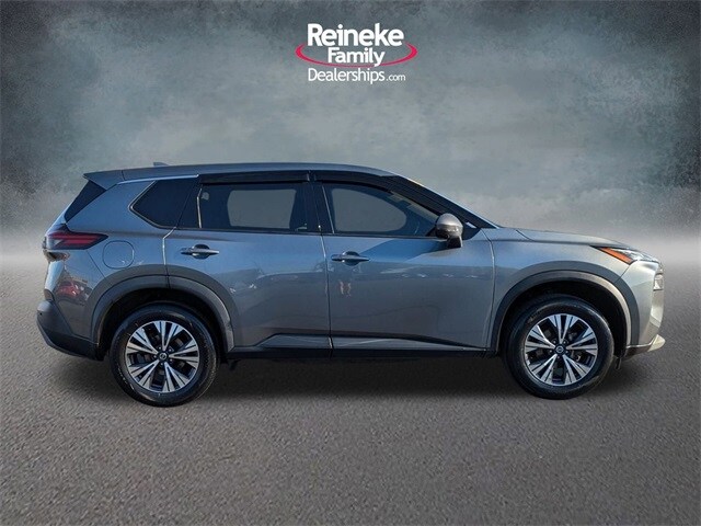 2021 Nissan Rogue SV photo 3